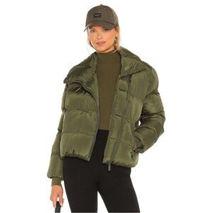 NWT Revolve Toast Society Jupiter Green Khaki Puffer Jacket Size Small